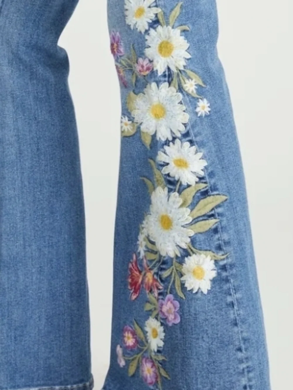 Driftwood Fab Farrah - Daisyland Embroidered Flared Jeans 30 - Picture 5 of 5